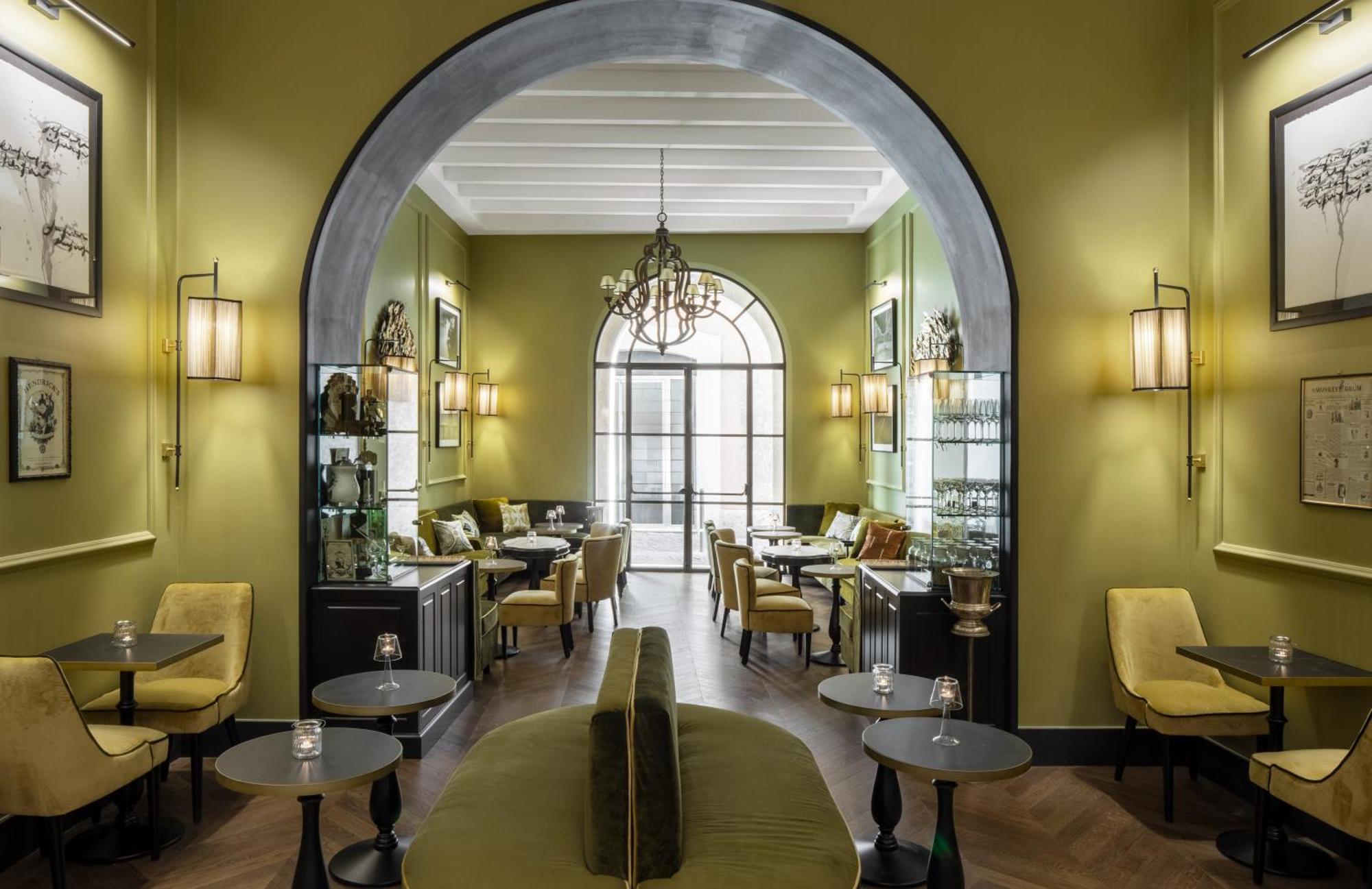 Hotel Adriano